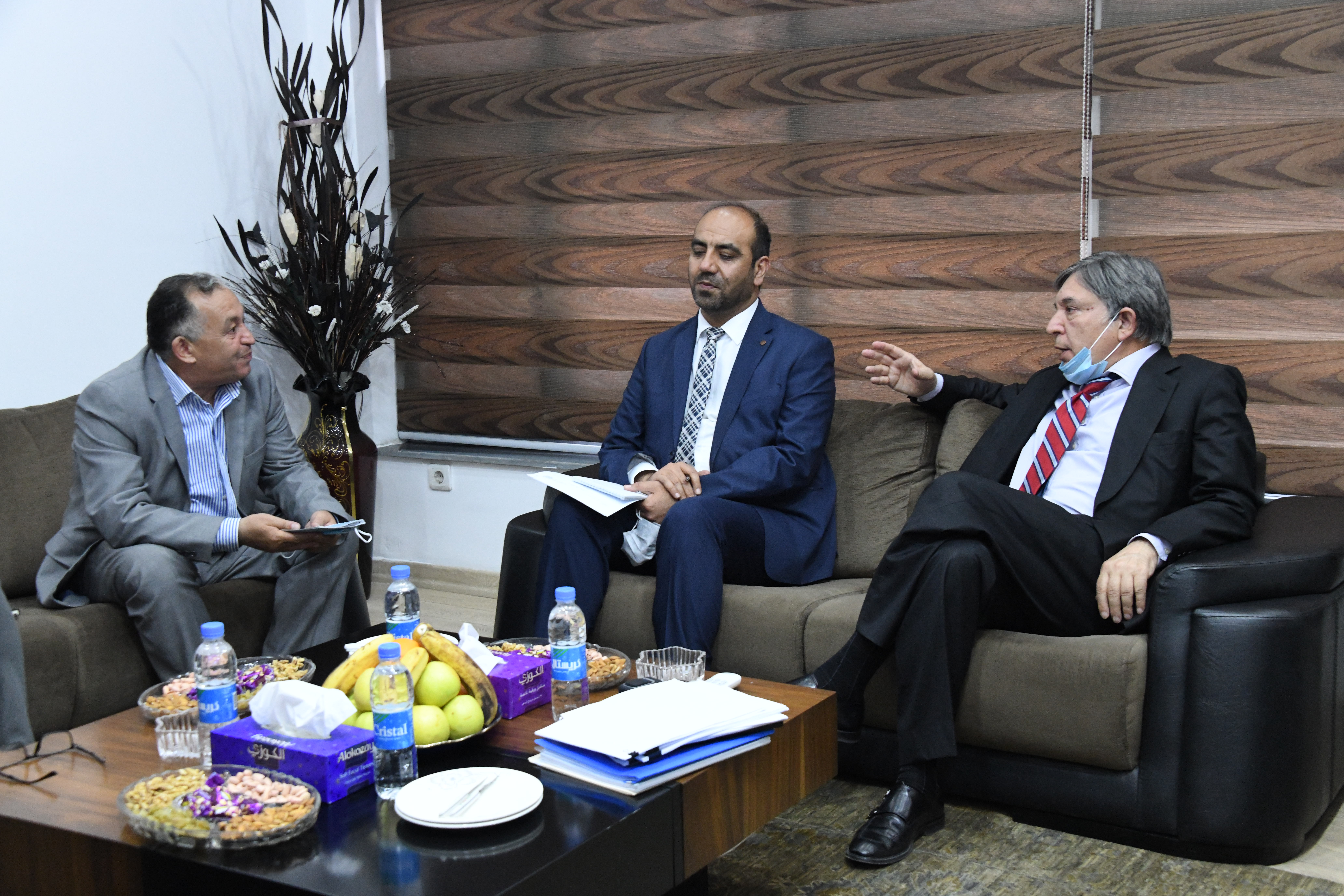 جریان دیدار محترم محمود کرزی سرپرست وزیر شهرسازی و اراضی با محترم محمد یعقوب حیدری والی کابل