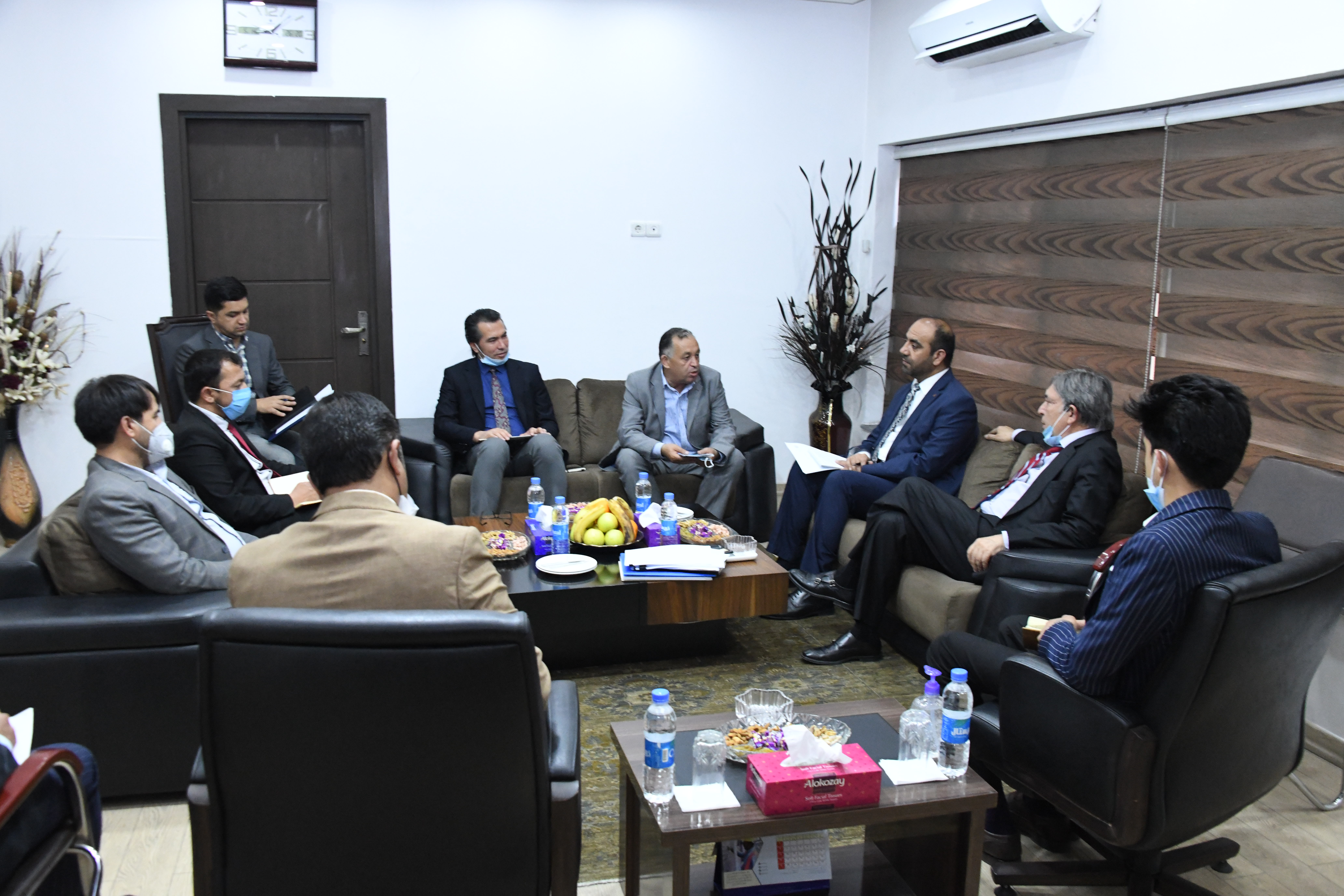 جریان دیدار محترم محمود کرزی سرپرست وزیر شهرسازی و اراضی با محترم محمد یعقوب حیدری والی کابل