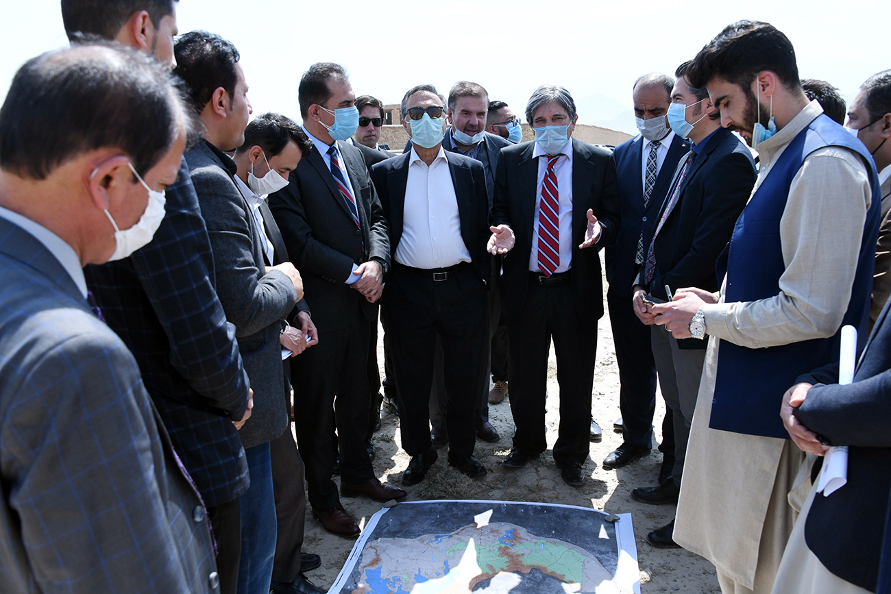 جریان بازدید محترم محمود کرزی سرپرست وزیر شهرسازی و اراضی از ساحه ده سبز کابل